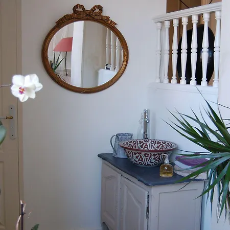 Le Manoir Du Menillet Bed and breakfast *