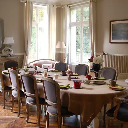 Le Manoir Du Menillet فندق مبيت وإفطار