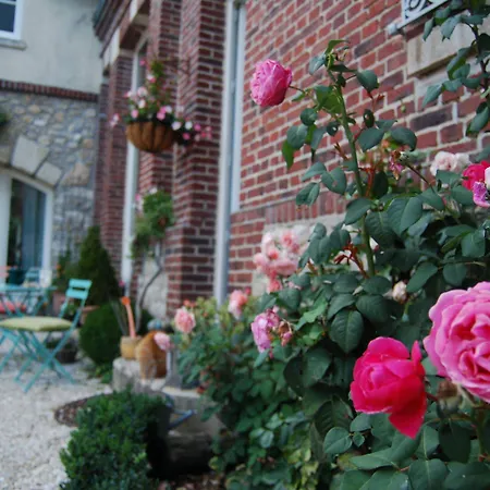 Le Manoir Du Menillet فندق مبيت وإفطار