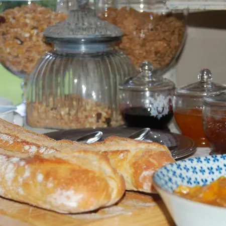 Le Manoir Du Menillet Bed and breakfast *